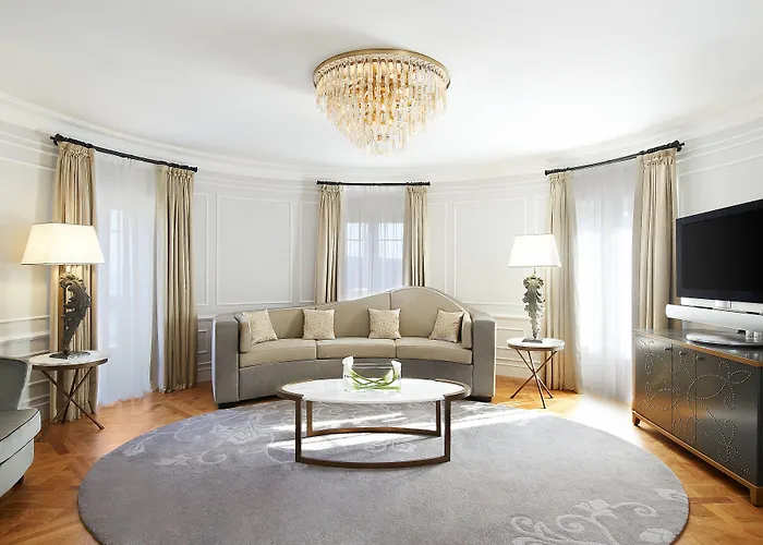 Maria Cristina, A Luxury Collection Hotel, فندق