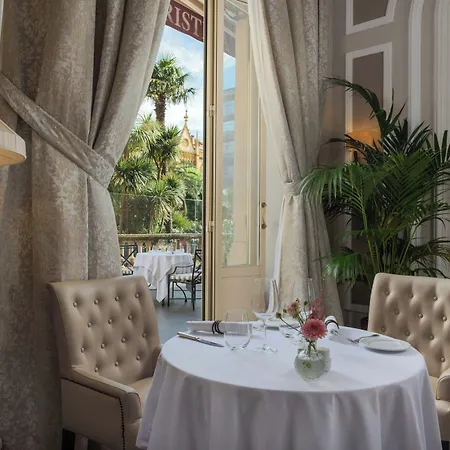 Maria Cristina, A Luxury Collection Hotel, 호텔