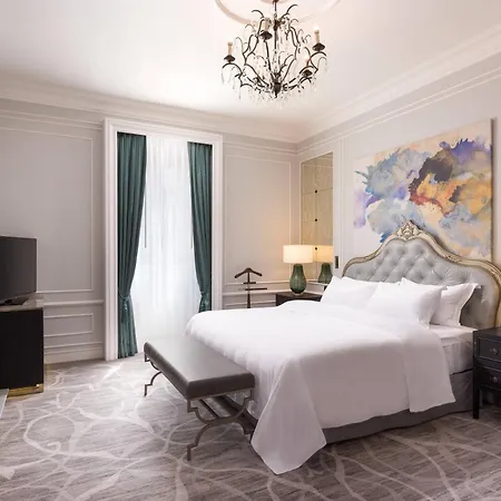 Maria Cristina, A Luxury Collection Hotel, 호텔